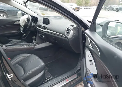 2018 Mazda Mazda3 Touring z USA, uszkodzony, nr VIN 3MZBN1V39JM256491